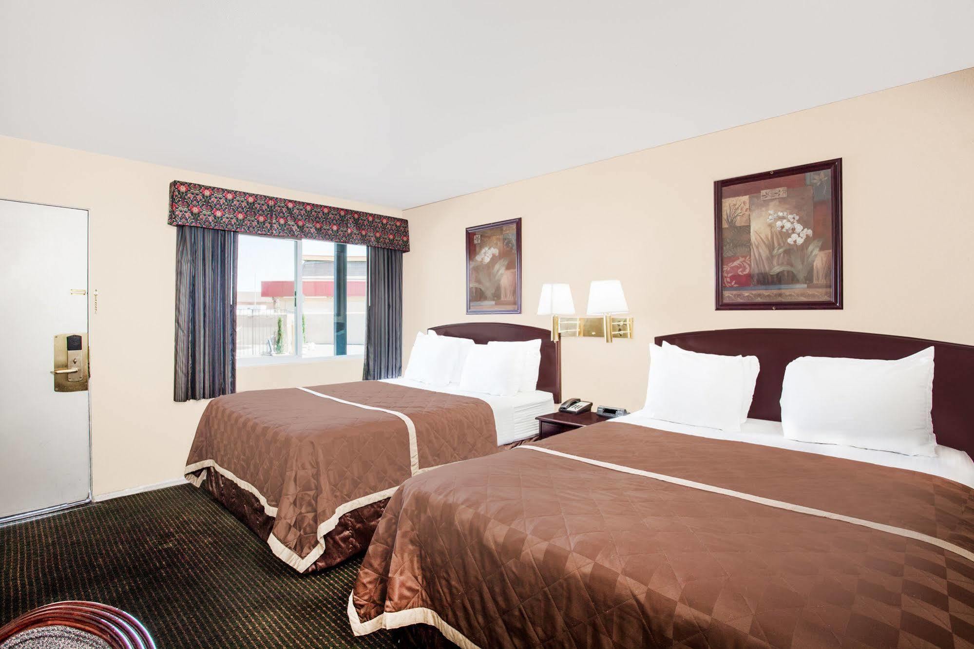 Travelodge By Wyndham Hotel 2*